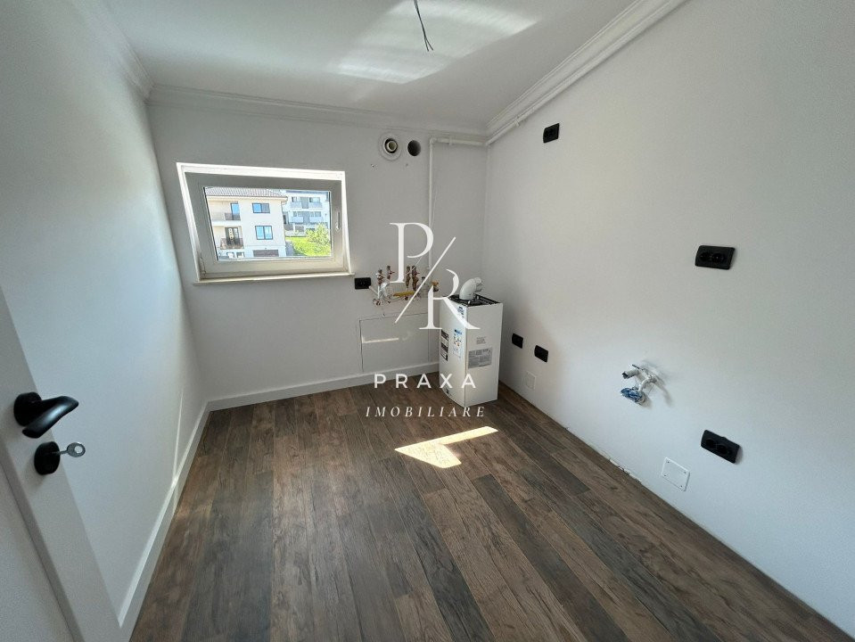 Apartament de 3 camere, semidecomandat , 62 MP, Finisat
