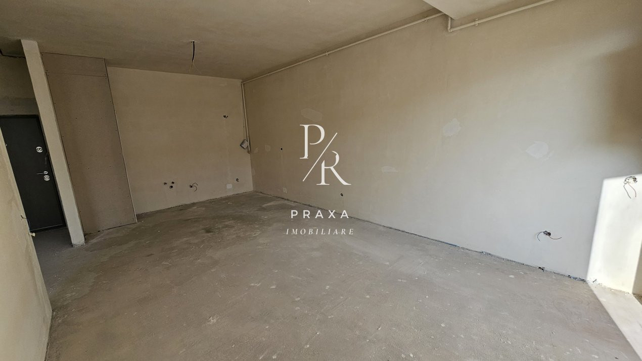 Apartament 2 camere, semifinisat, parcare,balcon, bloc cu lift, zona Eroilor