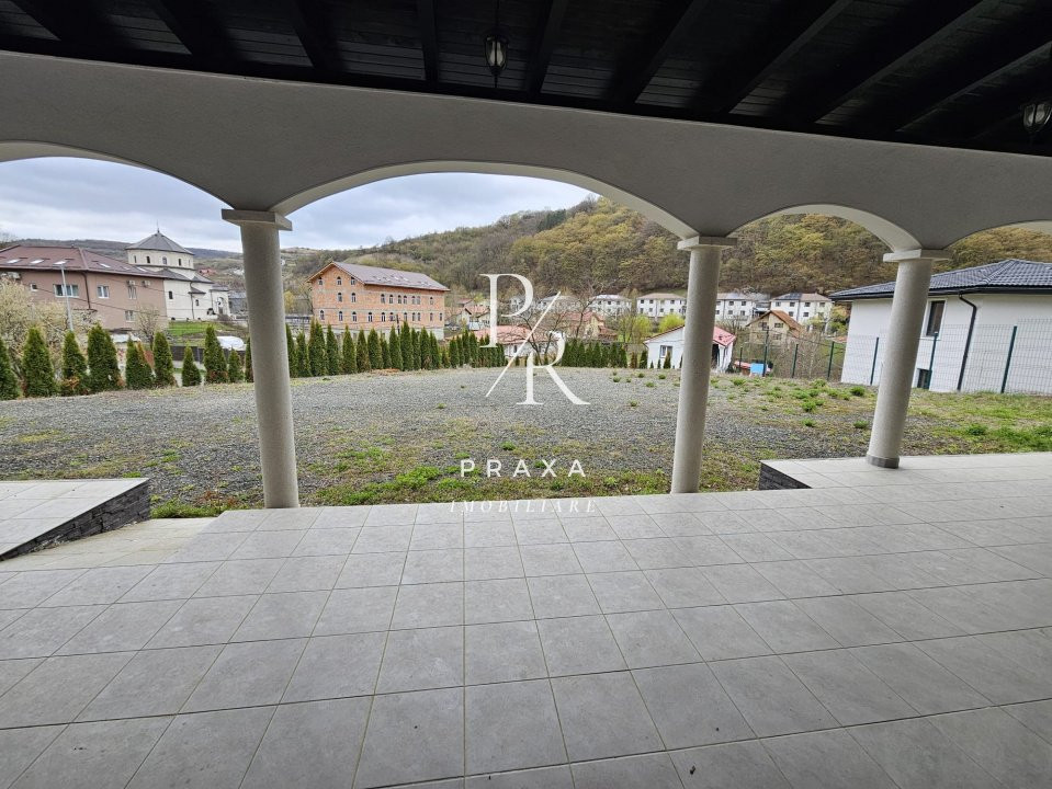 EXCLUSIVITATE! Teren de vanzare, 5.000 mp+ Restaurant mobilat si utilat!