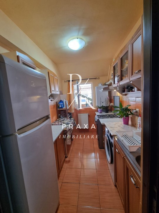 OCAZIE! Apartament 2 camere decomandate, etaj intermediar, parcare, zona Porii!