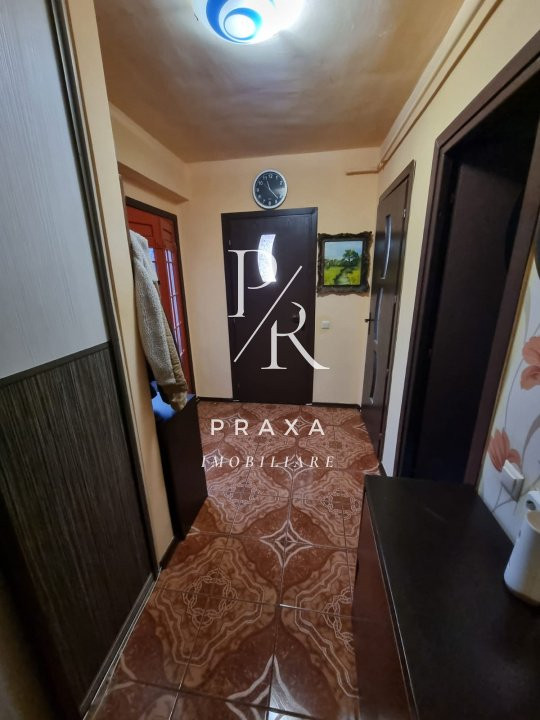 OCAZIE! Apartament 2 camere decomandate, etaj intermediar, parcare, zona Porii!