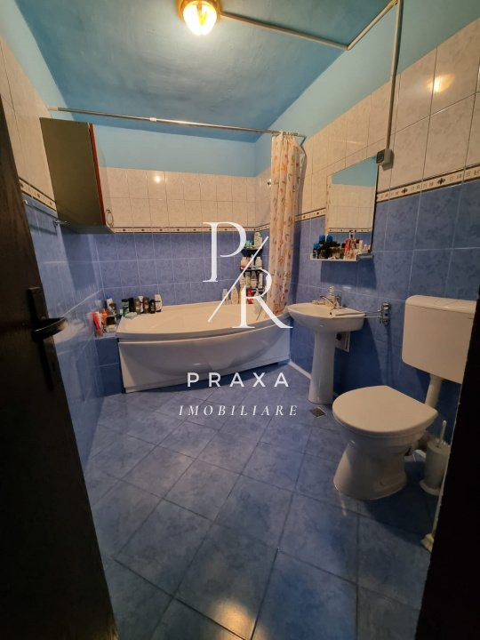 OCAZIE! Apartament 2 camere decomandate, etaj intermediar, parcare, zona Porii!