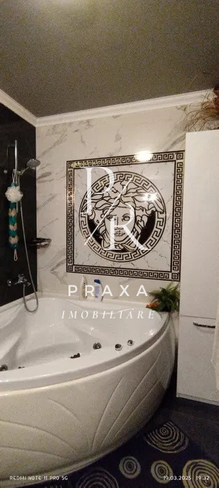 Aparament 3 camere 62 mp, etaj 2, balcon, parcare, zona Sub Cetate