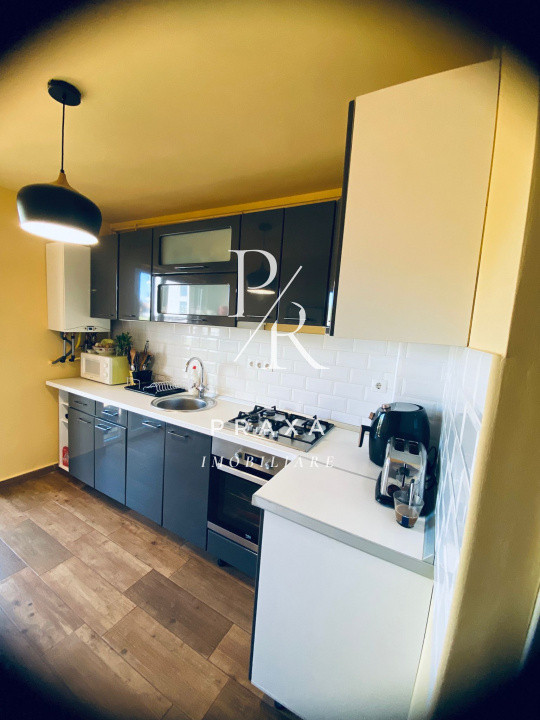 Apartament 2 camere 53 mp,decomandat, parcare, GRADINA 120 mp zona Terra