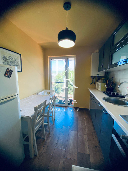 Apartament 2 camere 53 mp,decomandat, parcare, GRADINA 120 mp zona Terra