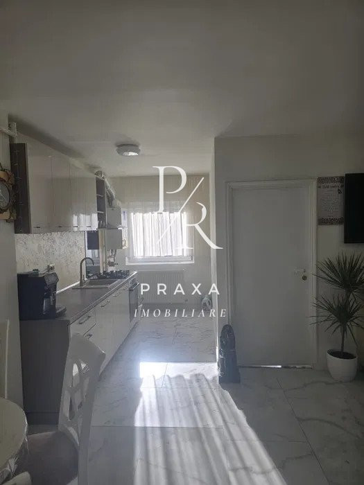 Apartament 2 camere, mobliat utilat, etaj intermediar, parcare, zona Eroilor!