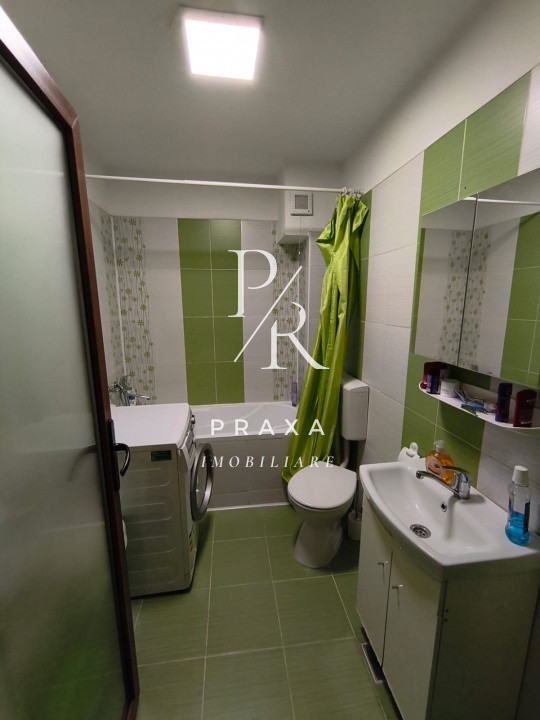 Apartament de 4 camere, 68 mp , gradina de 38 mp, 2 parcari, zona Eroilor! 