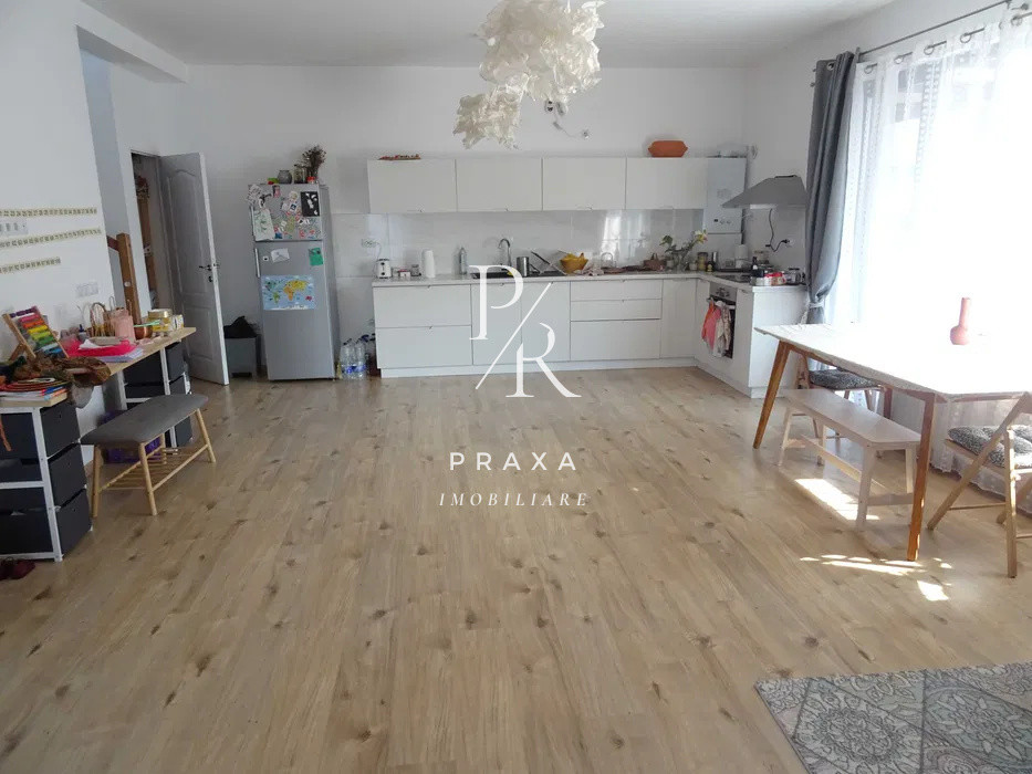 Casa 4 camere, 118 mp, teren 256 mp, 2 parcari, zona Crizantemelor!