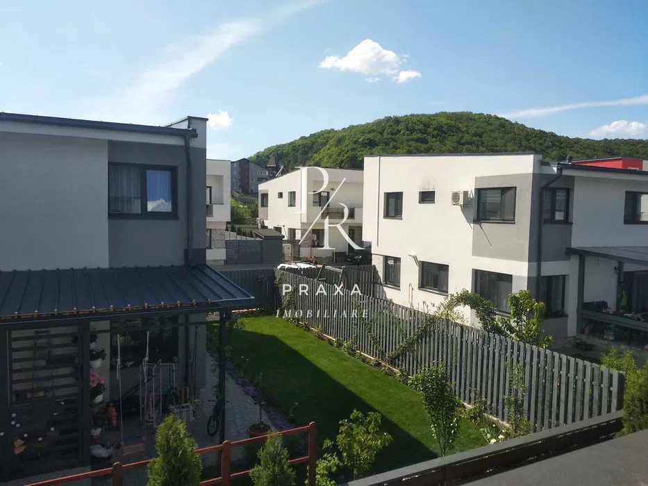 Casa 4 camere, 118 mp, teren 256 mp, 2 parcari, zona Crizantemelor!