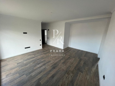 Ap FINISAT 3 camere, 62 mp, 2 bai cu TERASA 50 mp, garaj, Zona centrala!