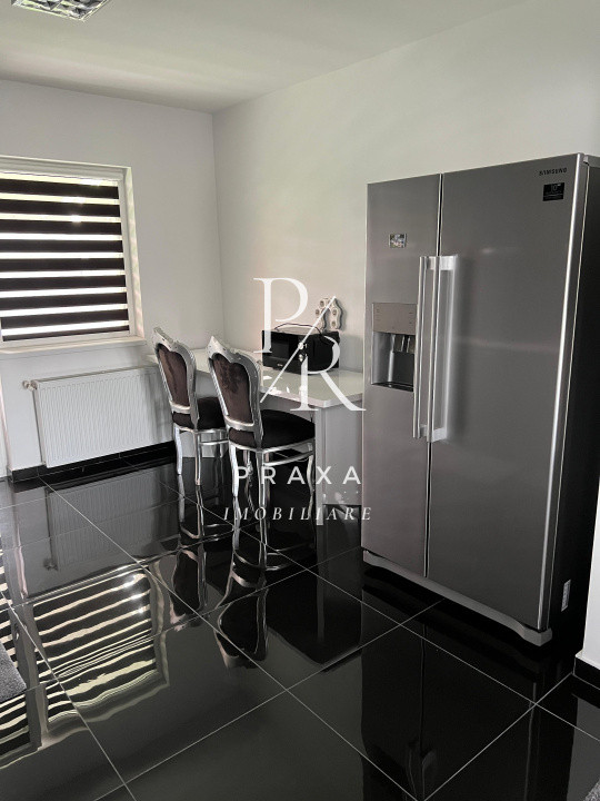 Casa tip duplex cu garaj, ultrafinisata, zona centrala Floresti!