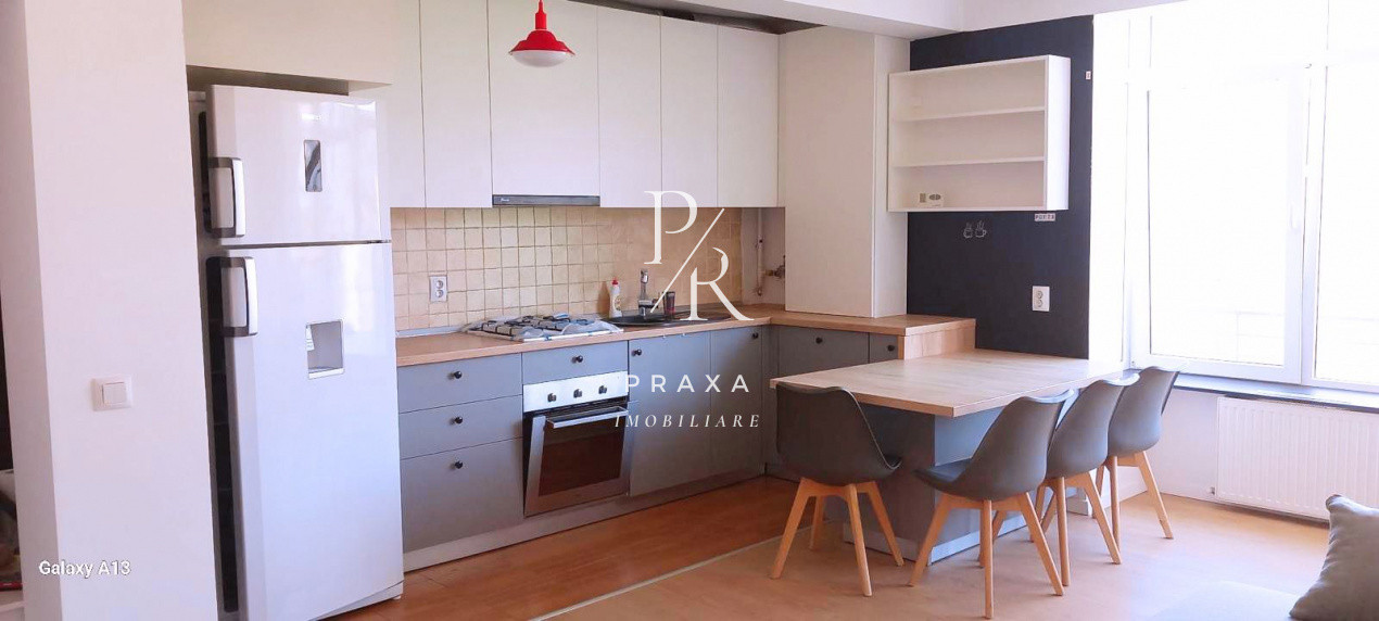 Apartament 3 camere 66 mp, mobilat, balcon,etaj inermediar, zona Eroilor