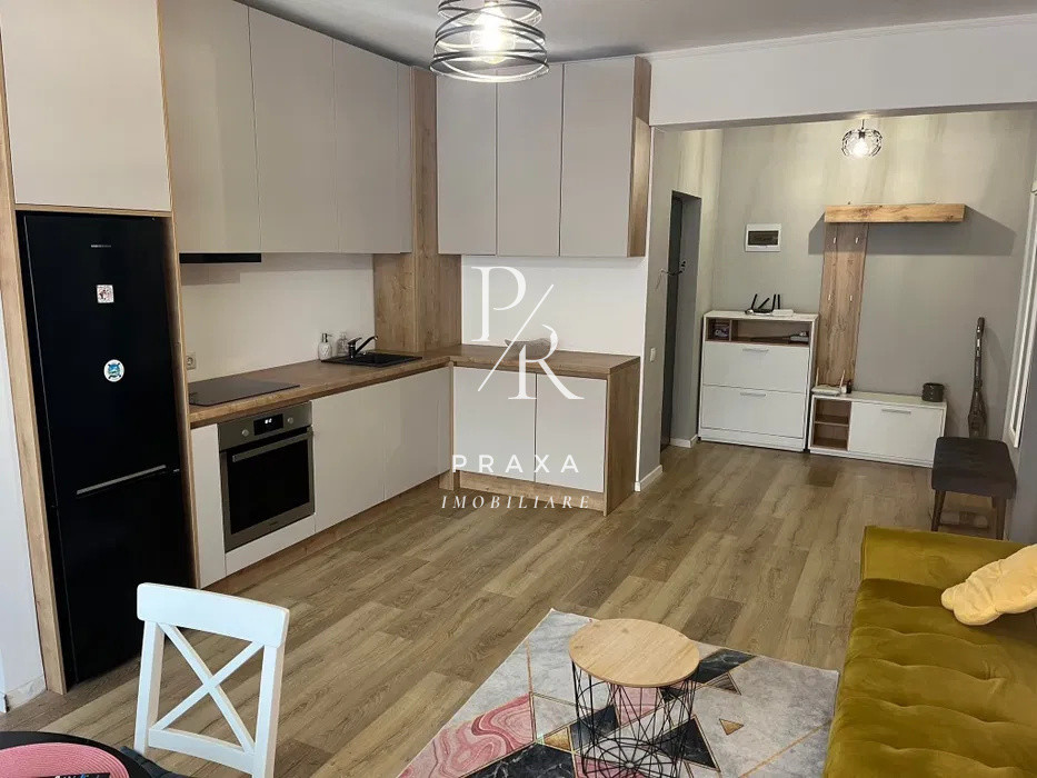 Apartament modern 2 camere, etaj intermediar, garaj, zona Teilor!