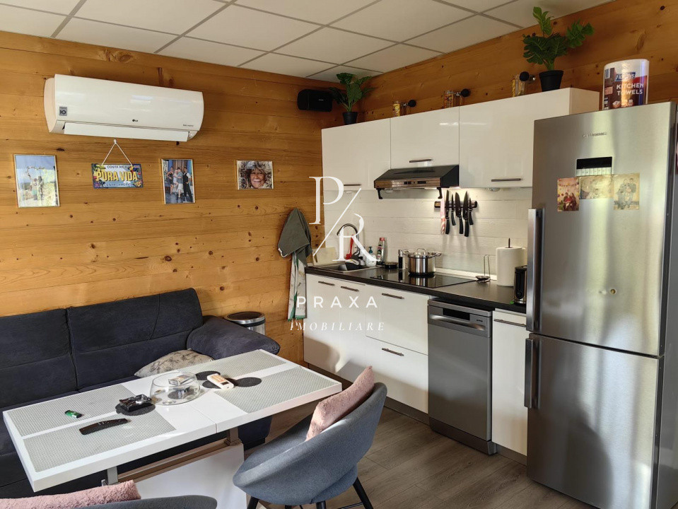 Casa, 175 mp, 1000 mp curte, 4 parcari, piscina, garaj, panouri solare,Floresti!
