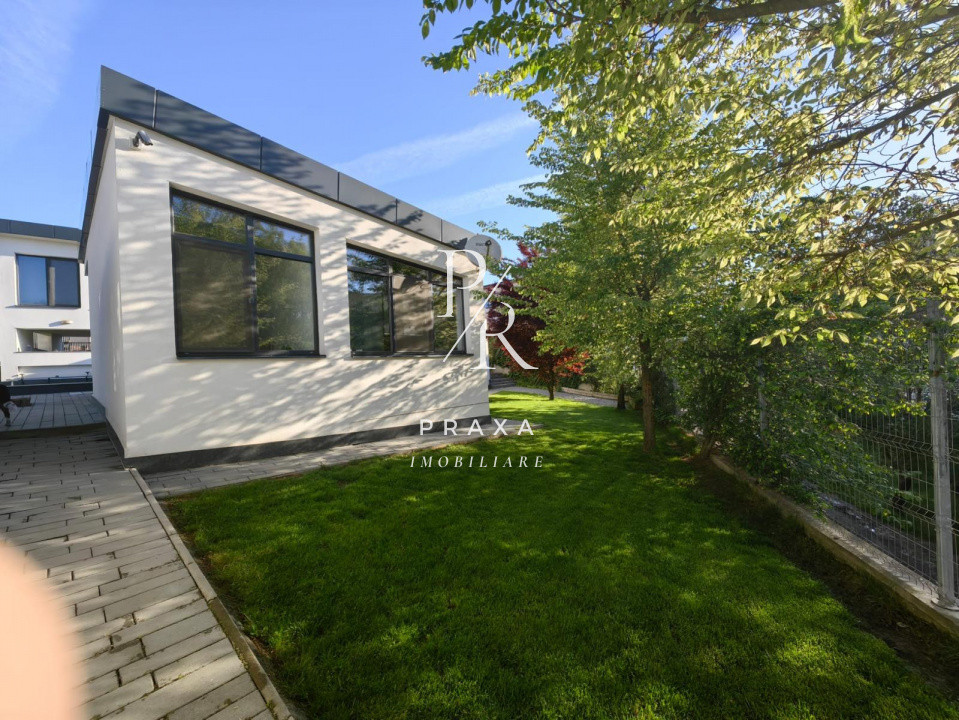 Casa, 175 mp, 1000 mp curte, 4 parcari, piscina, garaj, panouri solare,Floresti!