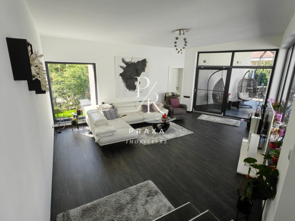 Casa, 175 mp, 1000 mp curte, 4 parcari, piscina, garaj, panouri solare,Floresti!