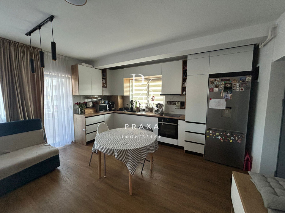 Apartament de vanzare 3 camere, 2 bai, parcare pe Cetatii!