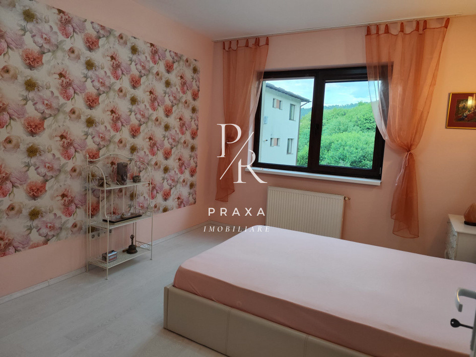 Apartament 2 camere,semidecomandat  53 mp, etaj,  zoana Sub Cetae