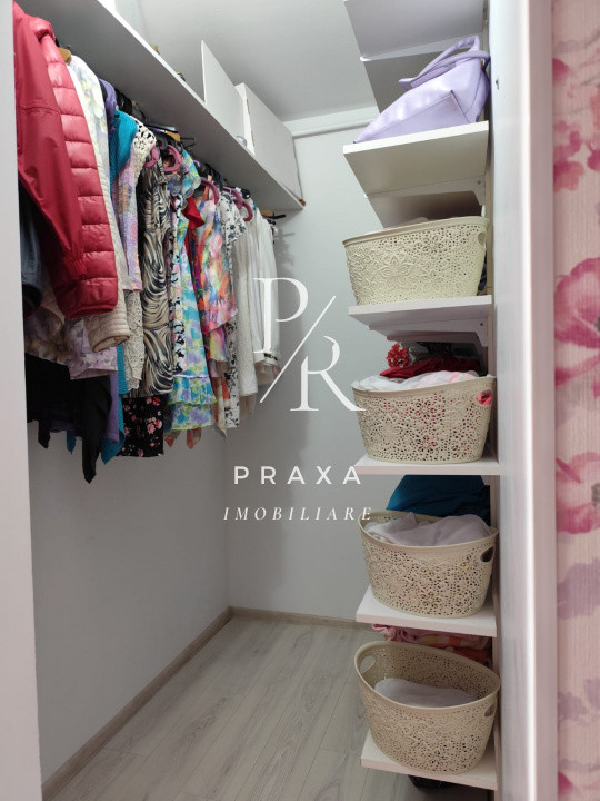 Apartament 2 camere,semidecomandat  53 mp, etaj,  zoana Sub Cetae