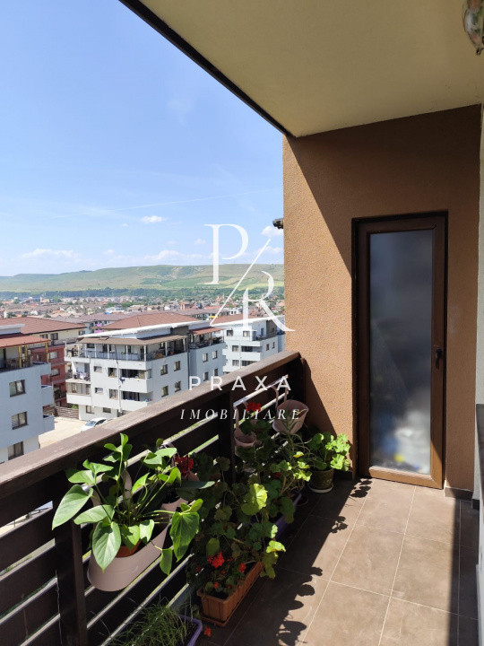 Apartament 2 camere,semidecomandat  53 mp, etaj,  zoana Sub Cetae