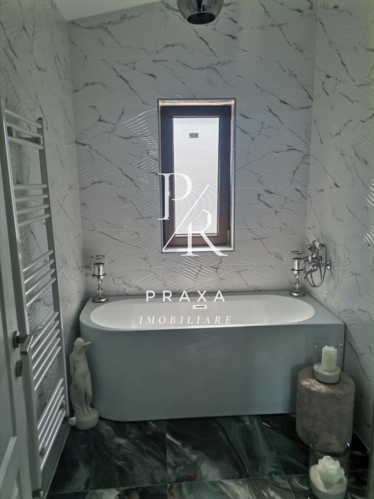 Casa idividuala, 5 camere, 160 mp, 250 mp teren, 4 parcari, zona Tautiului!