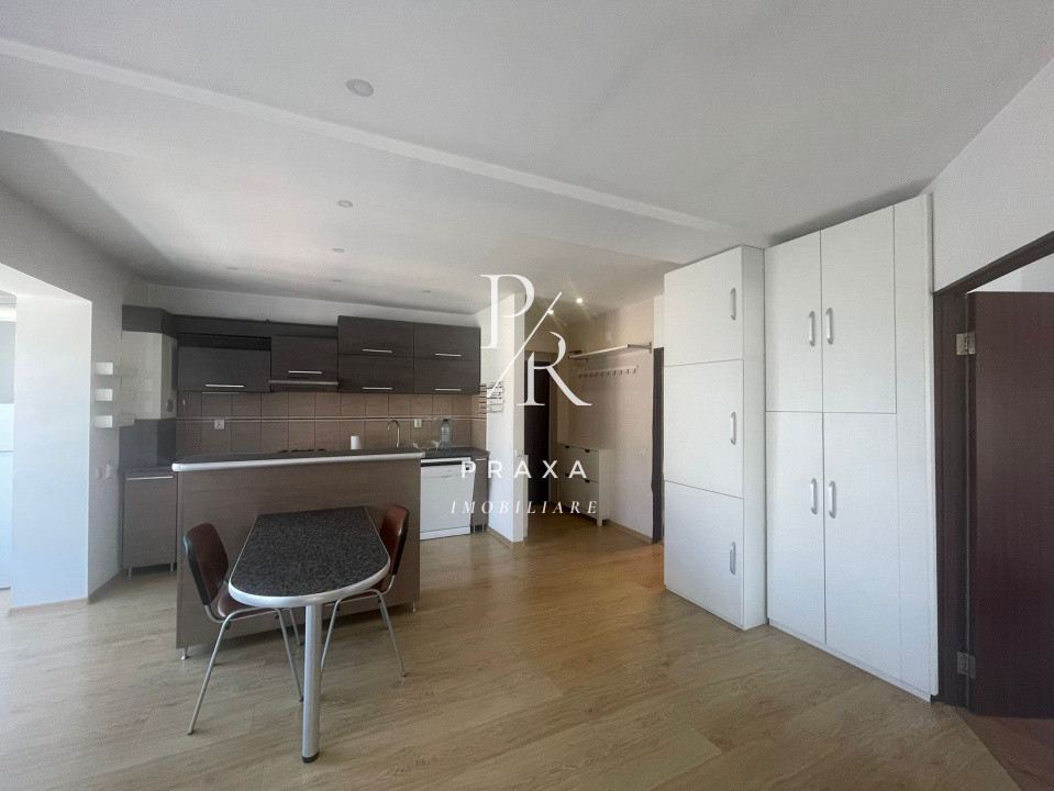 Apartament de inchiriat 3 camere si parcare pe Florilor!