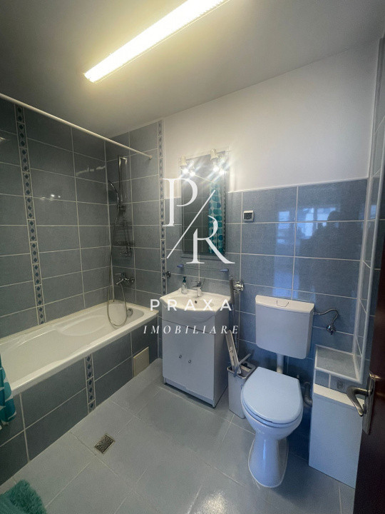 Apartament de inchiriat 3 camere si parcare pe Florilor!