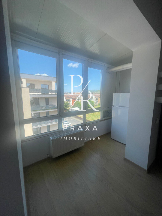 Apartament de inchiriat 3 camere si parcare pe Florilor!