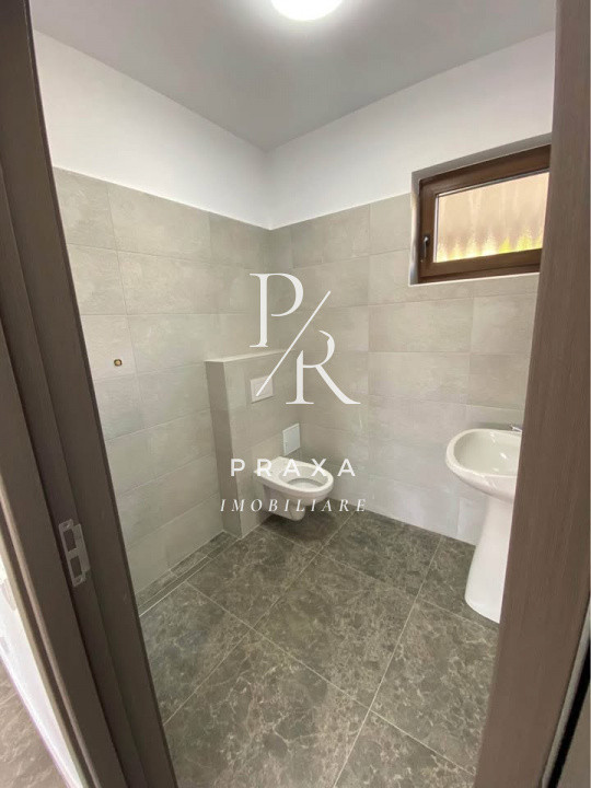 Spatiu comercial de inchiriat  la casa, 83 mp cu 2 intrari!