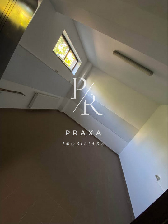 Spatiu comercial de inchiriat  la casa, 83 mp cu 2 intrari!