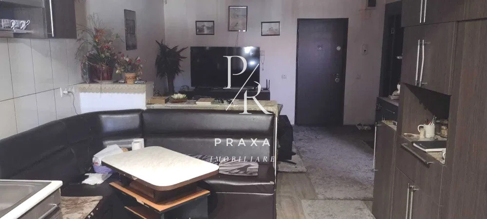 Oportunitate!  Apartament 2 camere semidecomandat, mobilat, zona Florilor
