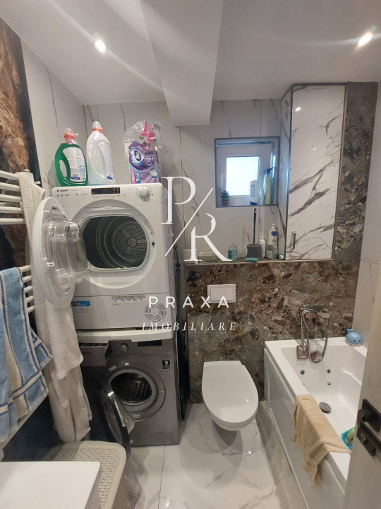 Apartament de vanzare 3 camere, 60 mp, 2 bai, 2 parcari, AC, zona Cetatii!