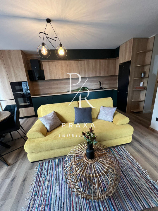 Apartament de vanzare 3 camere si parcare zona Panemar!