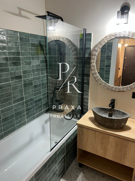 Apartament de vanzare 3 camere si parcare zona Panemar!