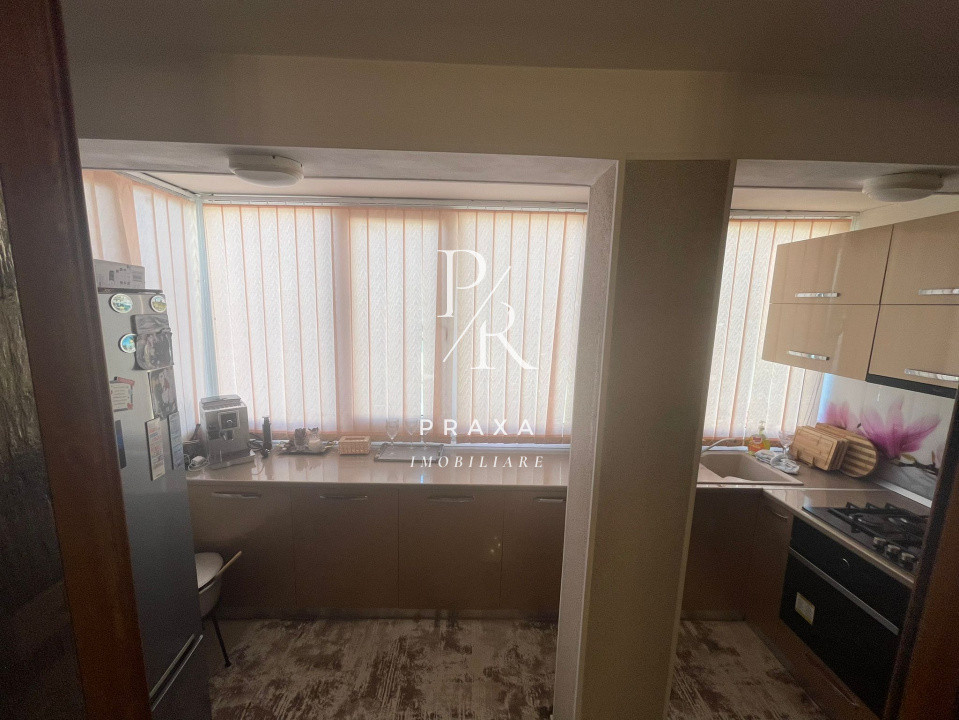 Apartament de vanzare 3 camere decomandate zona Eroilor!