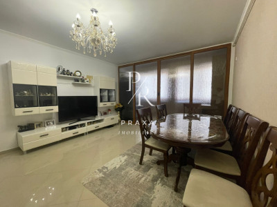 Apartament de vanzare 3 camere decomandate zona Eroilor!
