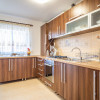 Apartament de vanzare 3 camere decomandat, gradina , curte inchis pentru parcari