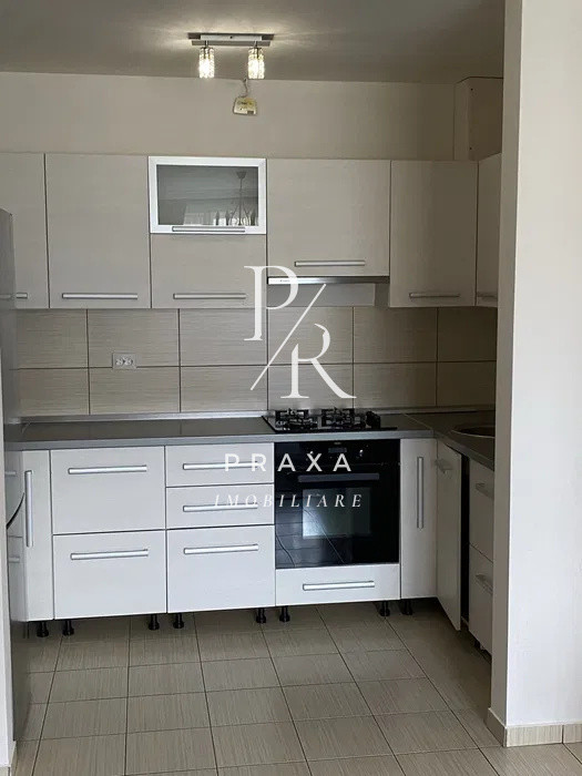 Apartament de inchiriat 3 camere zona Eroilor