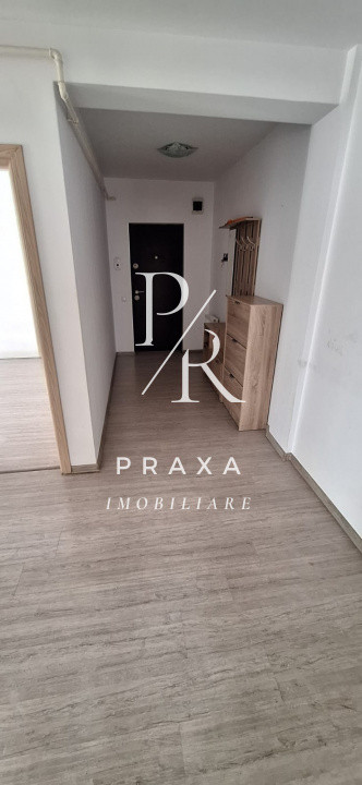 Apartament de inchiriat 3 camere, etaj intermediar, balcon, zona Eroilor