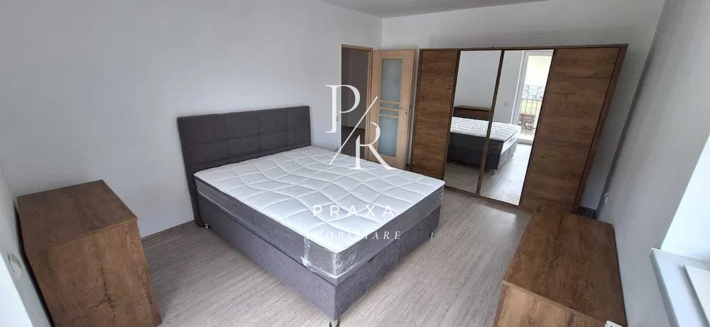Apartament de inchiriat 3 camere, etaj intermediar, balcon, zona Eroilor