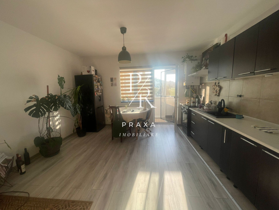 Apartament de vanzare 2 camere cu vedere spre padure si parcare!