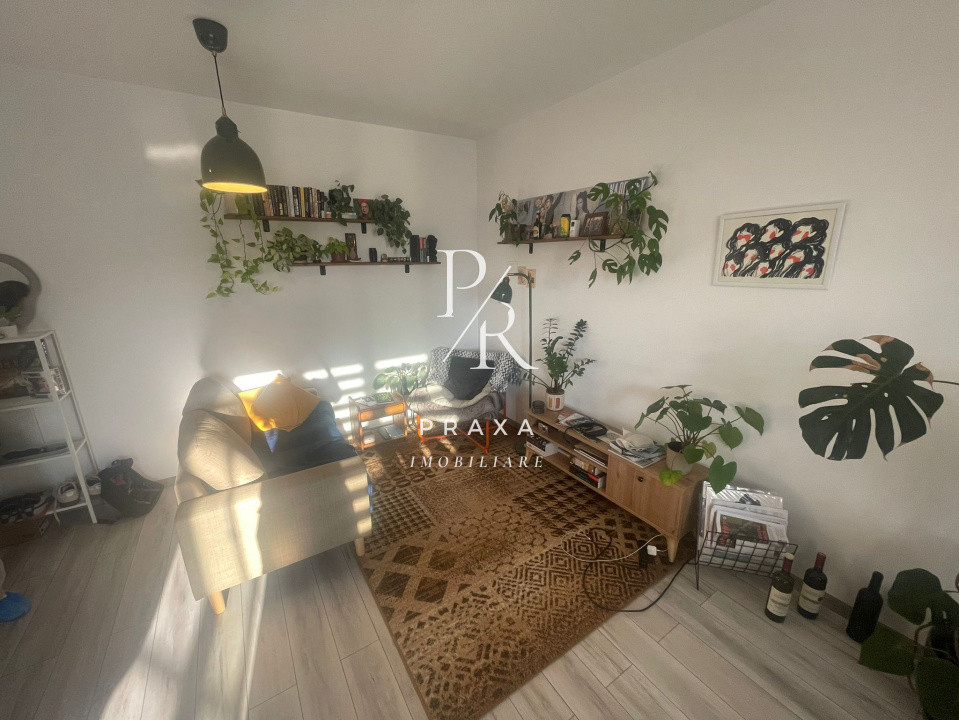Apartament de vanzare 2 camere cu vedere spre padure si parcare!