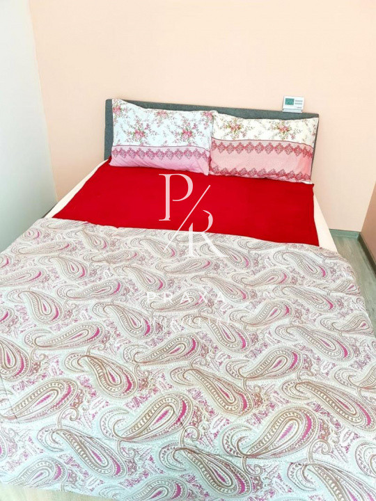 Apartament 1 camera , 35 mp , mobilat +parcare , Cetatii Floresti!