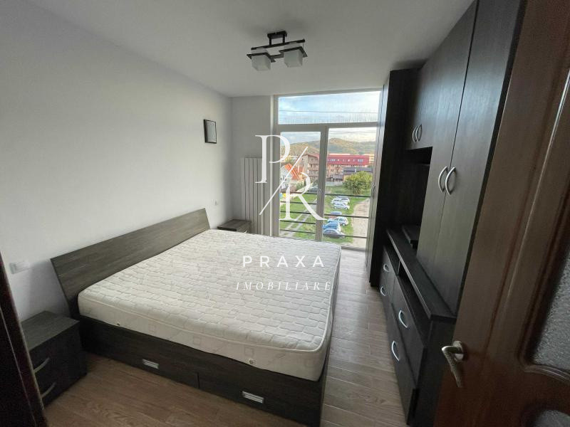 Apartamen 3 camere , 63 mp , mobilat +parcare , Sesul de sus Floresti!