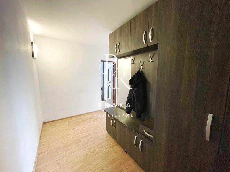 Apartamen 3 camere , 63 mp , mobilat +parcare , Sesul de sus Floresti!