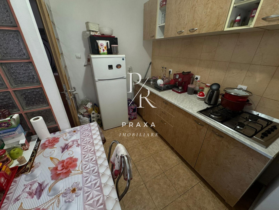 Apartament 1 camera ,etaj 2, balcon, parcare, zona Avram Iancu, Floresti