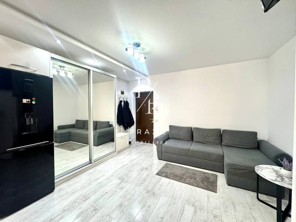 Apartament de vanzare 3 camere, etaj 1, parcare, zona Terra!