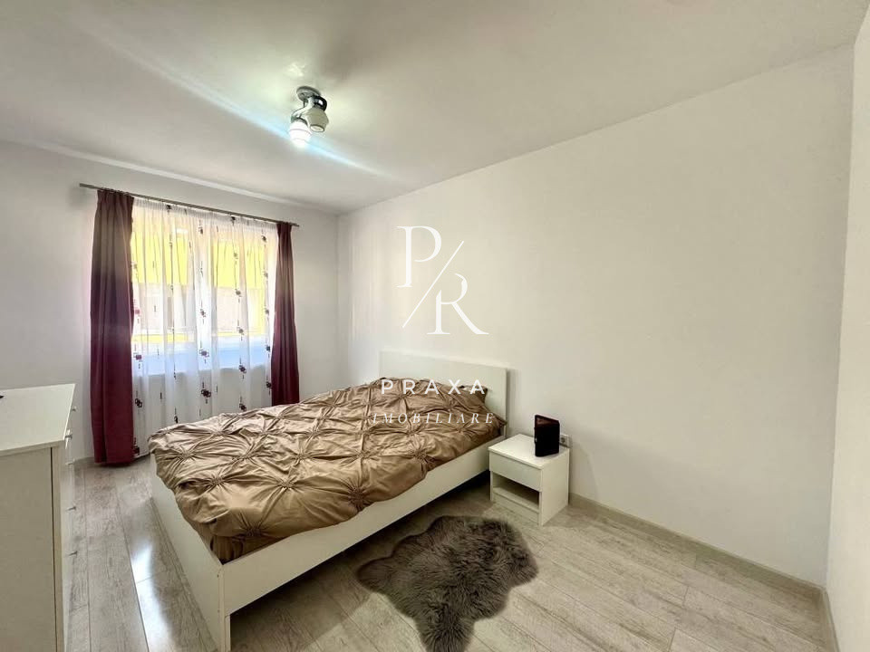 Apartament de vanzare 3 camere, etaj 1, parcare, zona Terra!