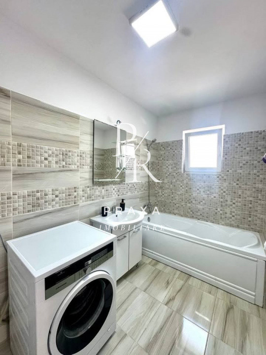 Apartament de vanzare 3 camere, etaj 1, parcare, zona Terra!