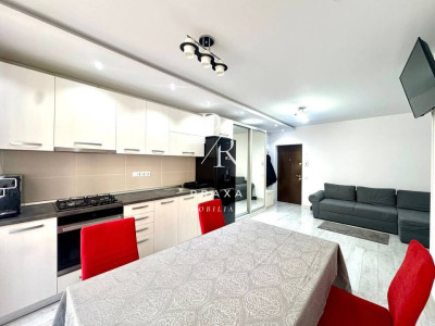 Apartament de vanzare 3 camere, etaj 1, parcare, zona Terra!